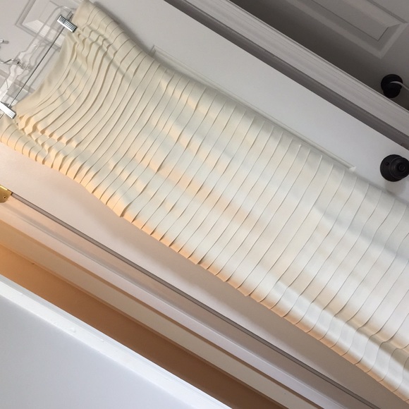 Tadashi Off White/ pale Cream Wedding Gown - Picture 6 of 8